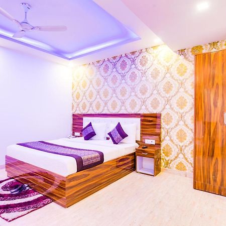Hotel Fabulous - Delhi International Airport Нью-Дели Экстерьер фото