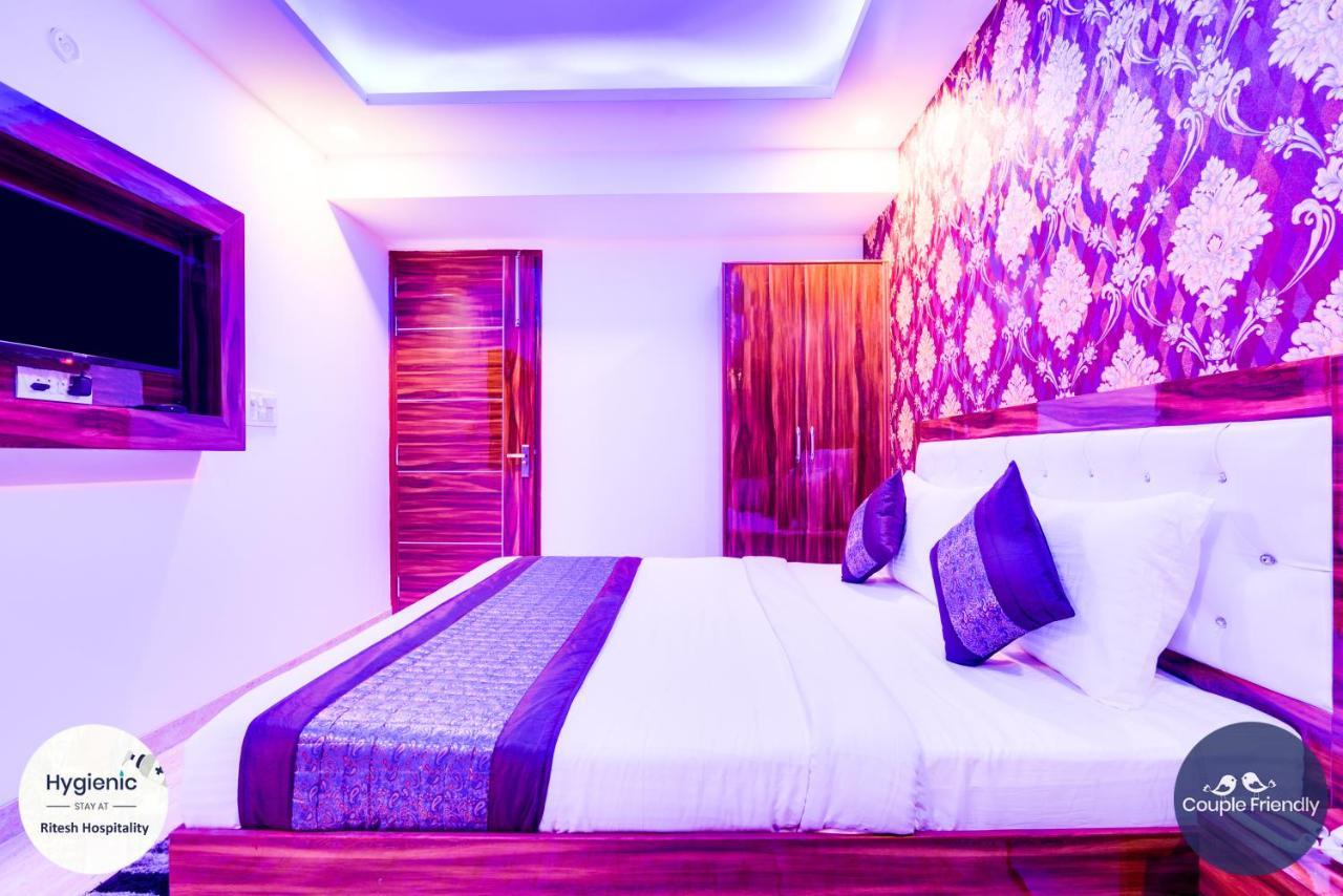 Hotel Fabulous - Delhi International Airport Нью-Дели Экстерьер фото
