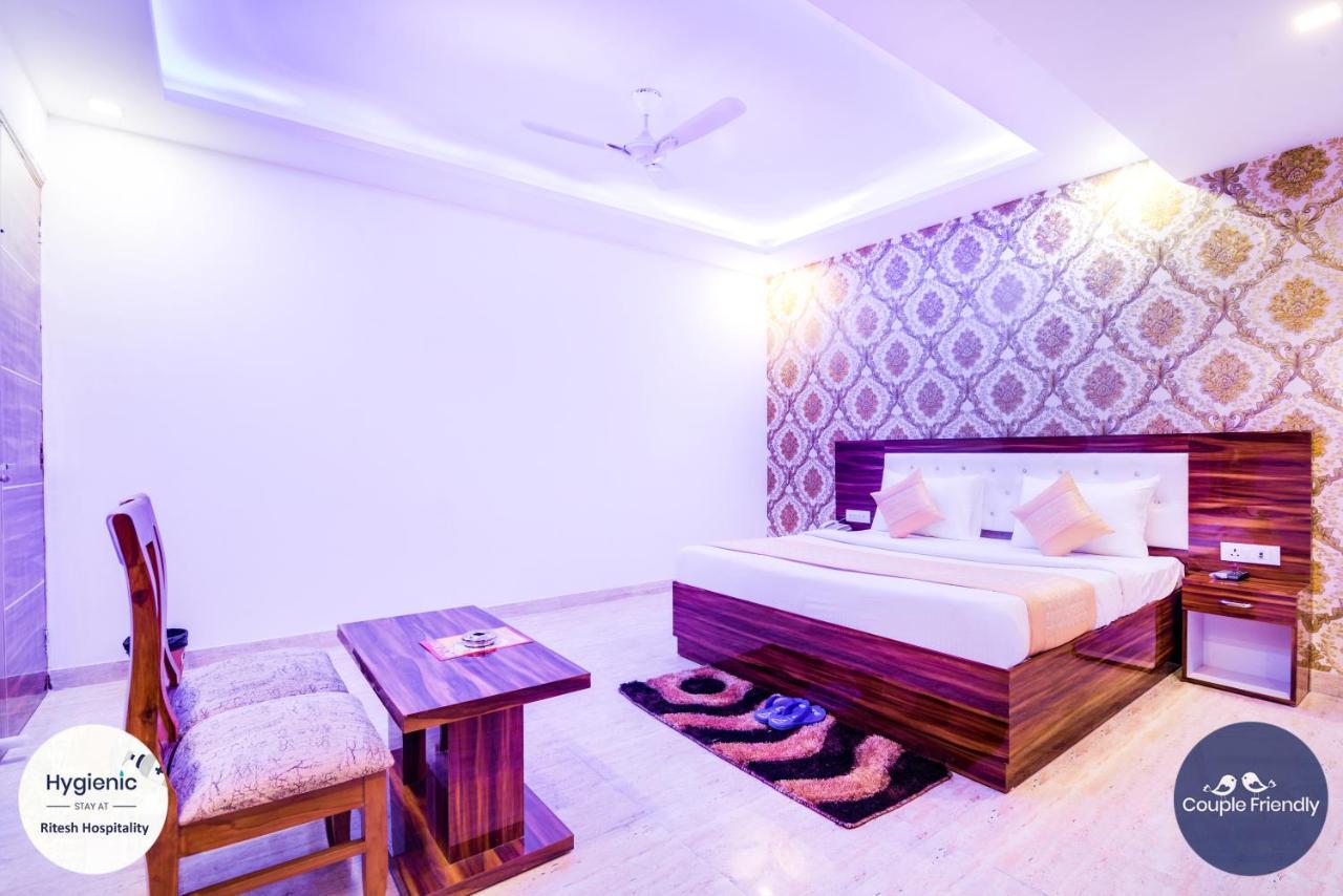 Hotel Fabulous - Delhi International Airport Нью-Дели Экстерьер фото